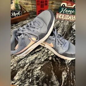 Nike air good condition size 8